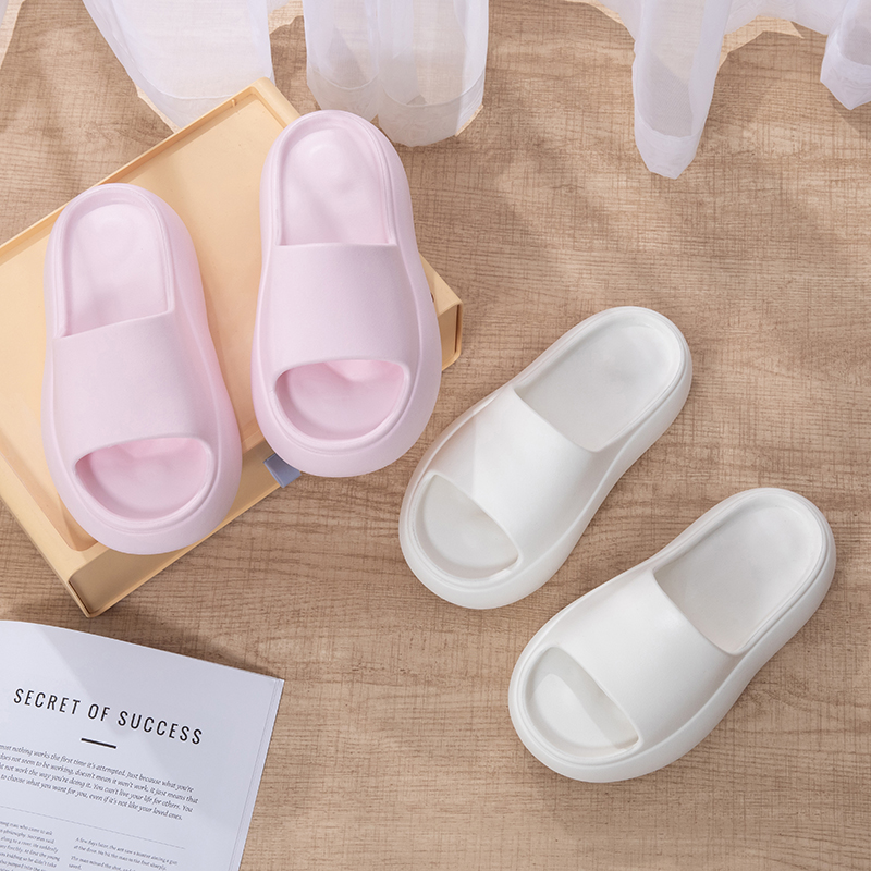 STOMPION BOUNCY FLUFFY SLIDERS