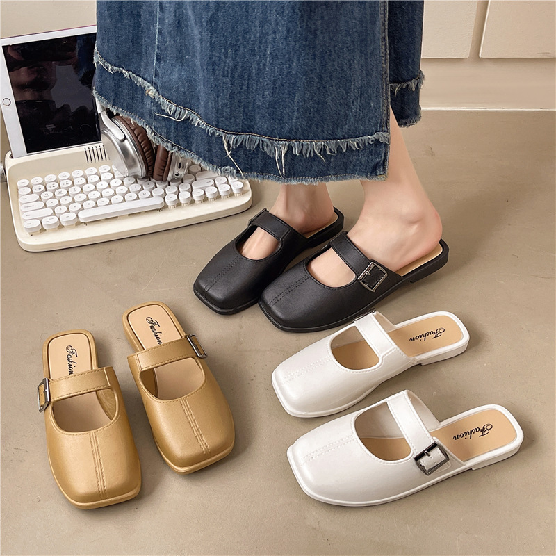 STOMPION SQUARED CLOSE-TOE BUCKLED FLATS
